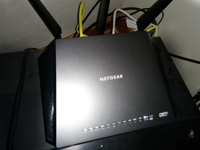 Nighthawk-DST-AC1900-Wireless-AC-Gigabit-Router