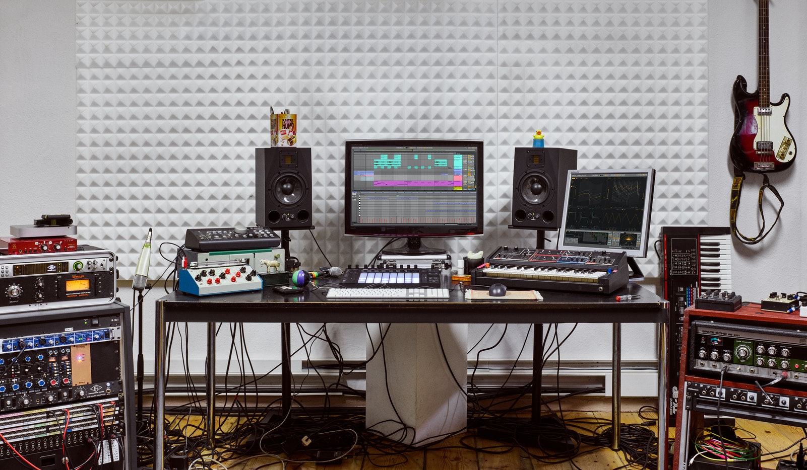 Best Apps to Simulate Musical Instruments Virtually InfiniGEEK